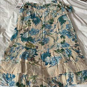 Listicle floral midi skirt off white blue green lace detail cottagecore